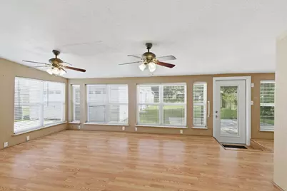 311 W 7th Street, Irving, TX 75060 - Photo 24