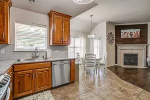 1325 Sierra Blanca Dr, Fort Worth, TX 76028 - Photo 12