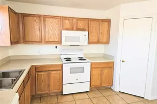 8405 3 Bars Dr, Fort Worth, TX 76179 - Photo 6