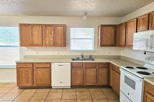 8405 3 Bars Dr, Fort Worth, TX 76179 - Photo 4