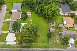 605 S Ricketts St, Sherman, TX 75092 - Photo 38