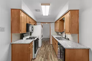 605 S Ricketts St, Sherman, TX 75092 - Photo 10