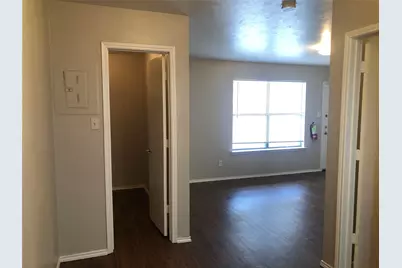 2526 W Prairie Street #202, Denton, TX 76201 - Photo 4