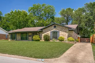 4009 Twilight Dr S, Benbrook, TX 76116 - Photo 2