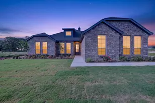 416 McAlpine Dr, Springtown, TX 76082 - Photo 1