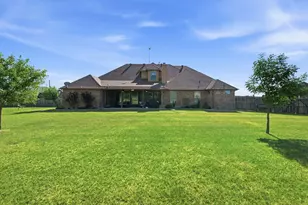 102 Brock Ct, Millsap, TX 76066 - Photo 6