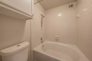 6402 Valleybrooke Ct, Arlington, TX 76001 - Photo 32