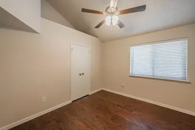 6402 Valleybrooke Court, Arlington, TX 76001 - Photo 18