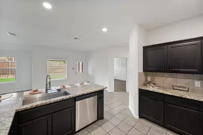 8333 Muddy Creek Drive, Fort Worth, TX 76131 - Photo 6