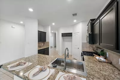 8333 Muddy Creek Drive, Fort Worth, TX 76131 - Photo 6