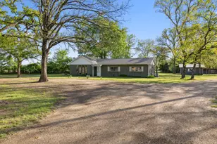 2338 N Tool Dr, Seven Points, TX 75143 - Photo 1