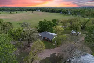 2338 N Tool Dr, Seven Points, TX 75143 - Photo 2