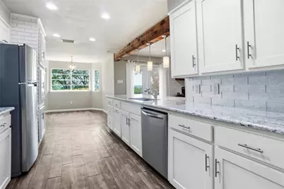 5920 Diamond Oaks Drive S, Haltom City, TX 76117 - Photo 8
