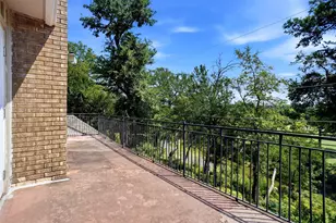 5920 Diamond Oaks Dr S, Haltom City, TX 76117 - Photo 4