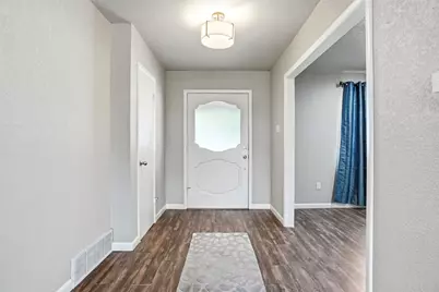 5920 Diamond Oaks Drive S, Haltom City, TX 76117 - Photo 16