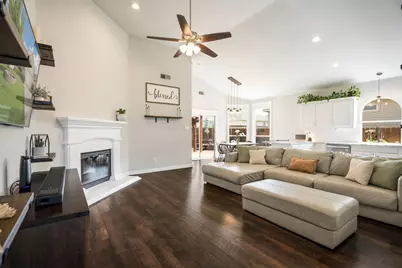 817 Rio Bravo Drive, Fort Worth, TX 76052 - Photo 4
