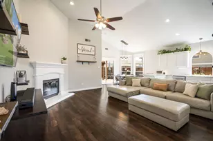 817 Rio Bravo Dr, Fort Worth, TX 76052 - Photo 4