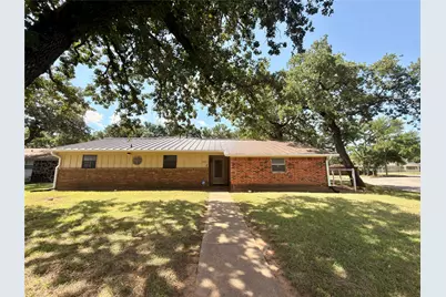 2900 SE 6th Street SE, Mineral Wells, TX 76067 - Photo 1