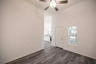 415 W 7th St, Bonham, TX 75418 - Photo 4