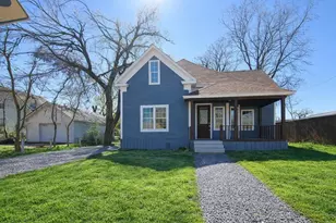 415 W 7th St, Bonham, TX 75418 - Photo 2
