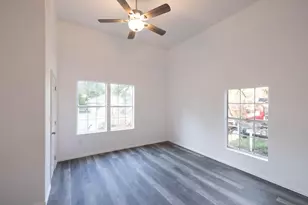 415 W 7th St, Bonham, TX 75418 - Photo 12
