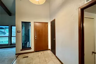 2000 Mill Creek Dr, Arlington, TX 76010 - Photo 10