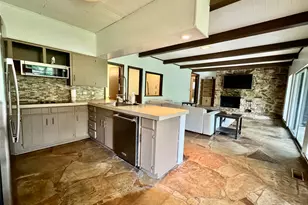 2000 Mill Creek Dr, Arlington, TX 76010 - Photo 14
