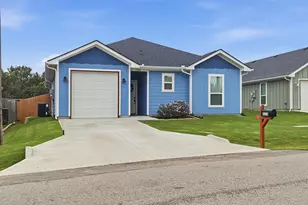 2316 Creekview Dr, Granbury, TX 76048 - Photo 2