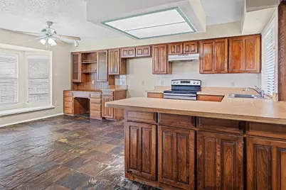 5601 Kingstree Court, Arlington, TX 76017 - Photo 8
