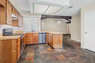5601 Kingstree Ct, Arlington, TX 76017 - Photo 10