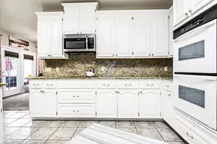 820 Cedar Creek Cir, Bonham, TX 75418 - Photo 8