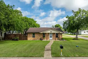 201 E Main St, Avalon, TX 76623 - Photo 2