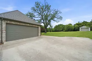 140 Buckingham Ct, Weatherford, TX 76088 - Photo 2
