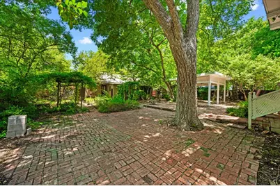 200 S Hawkins Street, Waxahachie, TX 75165 - Photo 32