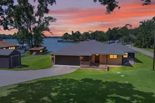 1075 Callender Lake Dr, Murchison, TX 75778 - Photo 2