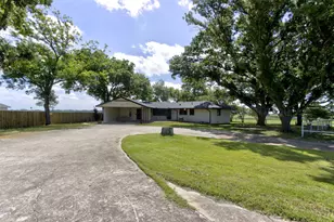 200 Southard Dr, Italy, TX 76623 - Photo 1