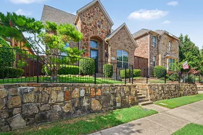 224 Carrington Lane, Lewisville, TX 75067 - Photo 2