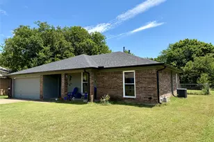 1225 Sandstone Dr, Cleburne, TX 76033 - Photo 2