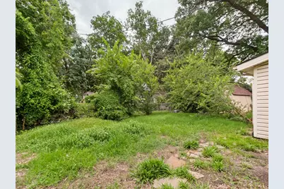 917 Blossom Circle, Garland, TX 75041 - Photo 12