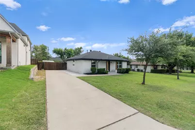 106 E 3rd Street, Prosper, TX 75078 - Photo 2