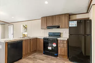 2307 Cedarwood Trail, Granbury, TX 76048 - Photo 6