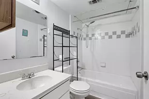 11926 Leisure Dr, Dallas, TX 75243 - Photo 14