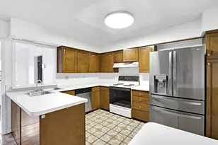 11926 Leisure Dr, Dallas, TX 75243 - Photo 6