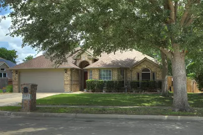 652 Chestnut Lane, Saginaw, TX 76179 - Photo 2