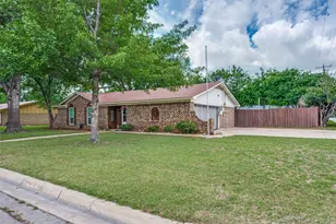 4325 Keeter Dr, North Richland Hills, TX 76180 - Photo 2