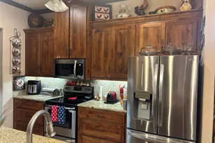 310 Donna Cir, Granbury, TX 76049 - Photo 10