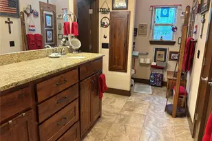 310 Donna Cir, Granbury, TX 76049 - Photo 18