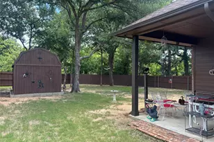 310 Donna Cir, Granbury, TX 76049 - Photo 32
