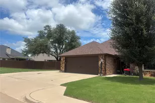 310 Donna Cir, Granbury, TX 76049 - Photo 2