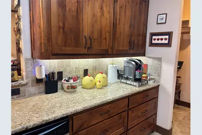 310 Donna Circle, Granbury, TX 76049 - Photo 10